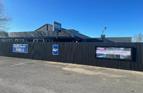 Tokaanu Hotel | Oasis Motel & Holiday Park Turangi