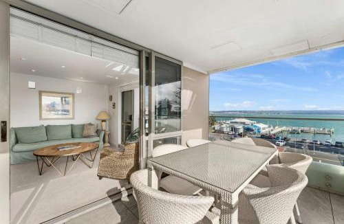 Mount Maunganui Apartment | The Penthouse Pad