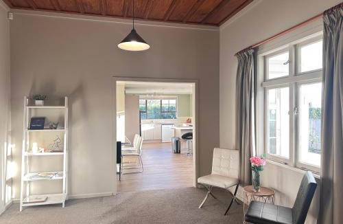 Newstead Villa | Newstead Estate- Private Retreat Near Hamilton