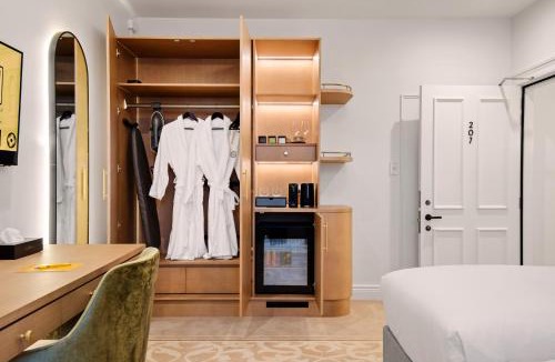 Cambridge Hotel | The Clements Hotel