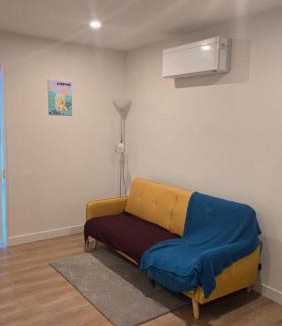 Glendene Apartment | Modern Studio Flat in Glendene