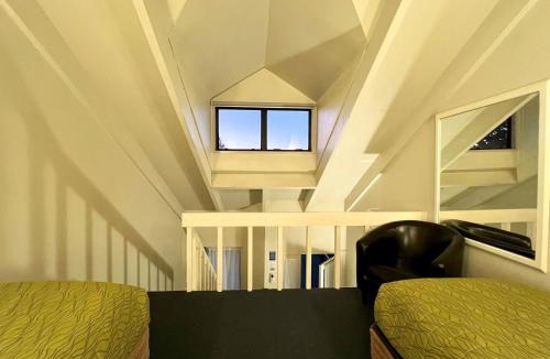 Mangere Hotel | Airport Manor Inn