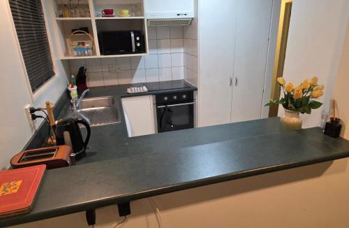 Edgeware House | 3-Bedrooms Home near CBD