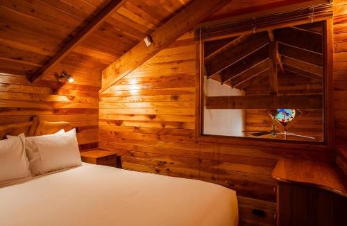 Ohakune Hotel | The Powderhorn Chateau