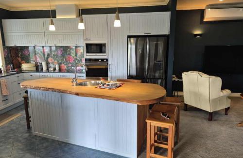 Tutukaka Villa | Tutukaka Stargazer - Matai Whetū sleeps 8