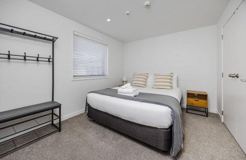 Mount Albert Apartment | Eden Vista 3 bedroom Apartment with free parking