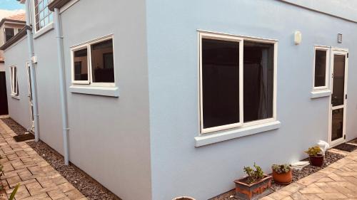 Omanu House | Beachside Bliss