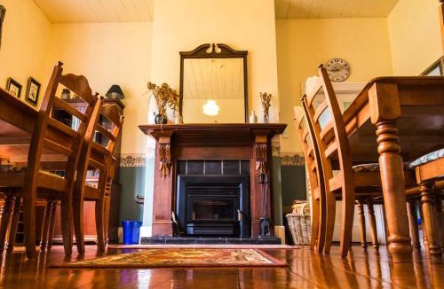 Duvauchelle House | Halfmoon Cottage