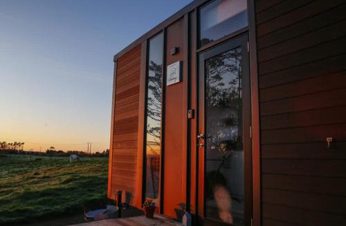 Midhirst House | Taranaki Creekside KEA by Tiny Away
