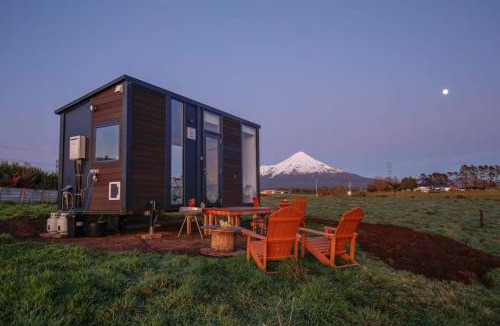 Midhirst House | Taranaki Creekside KEA by Tiny Away