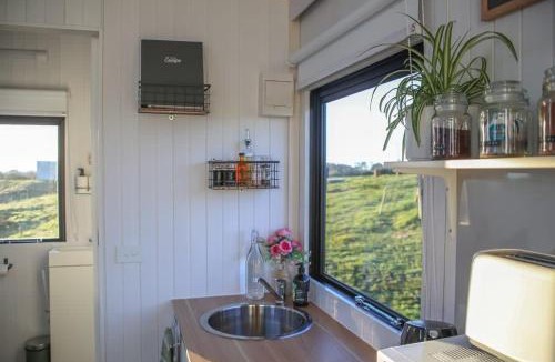 Midhirst House | Taranaki Creekside KEA by Tiny Away