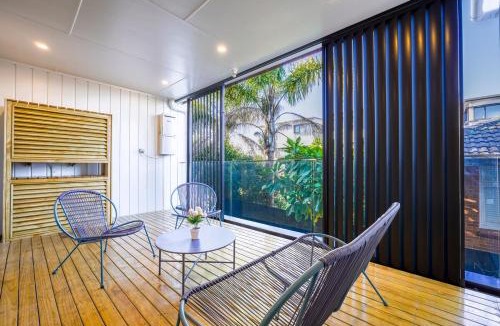 Belmont House | 4 Bedrooms Modern Coastal Retreat Near Devonport