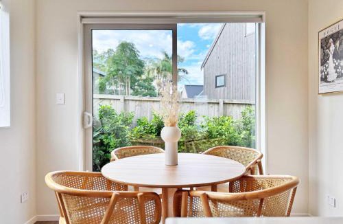 Torbay House | Family Oasis 3BR vs Backyard Near Beach in Torbay