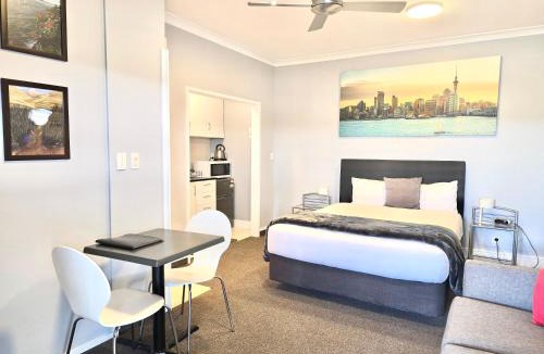 Westshore Hotel | The Rocks Motel