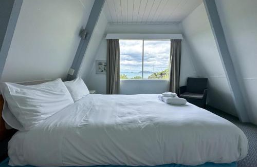 Amodeo Bay Ski Chalet | Aroha A-Frames - Bush & Beach Retro Retreat