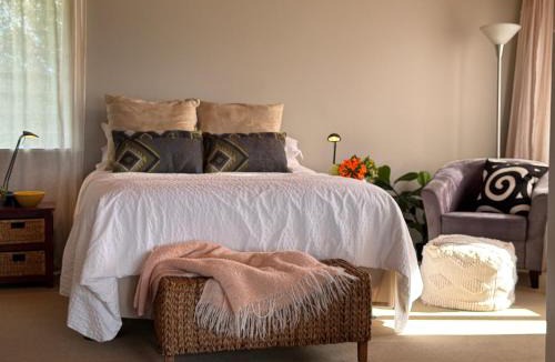 Ngaio Bay House | Hilltop Heaven - Kaiteriteri Holiday Home