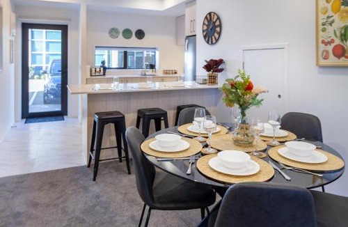 Christchurch City Centre Apartment | Tuam Street delight 4 bed 4 bath with Carpark