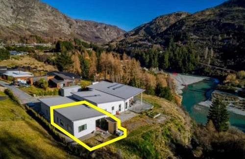 Arthur's Point House | Shotover River 2 Bedrooms Luxury