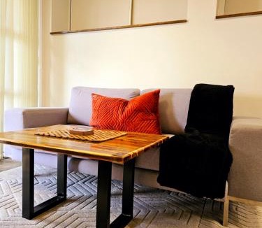 Birkenhead Apartment | Private Retreat in Birkenhead