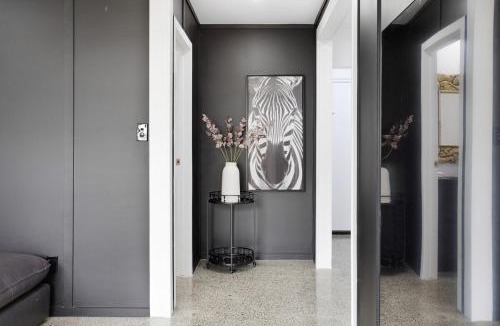 Manukau City Apartment | Chic Modern 2BR Heart of Manukau