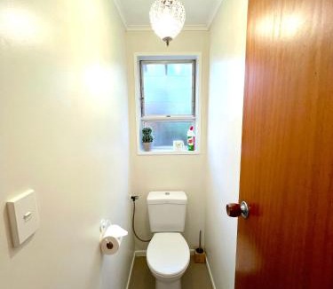 Rotorua House | Rotorua Holiday Home - Prime Location - With Garden