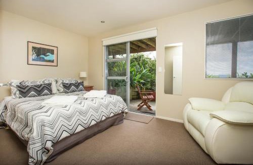 Snells Beach Bed & Breakfast | Tahi Lodge - Matakana Coast