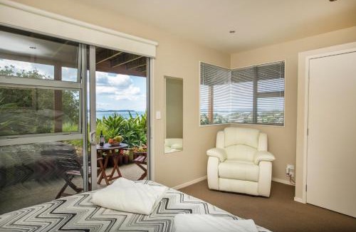 Snells Beach Bed & Breakfast | Tahi Lodge - Matakana Coast