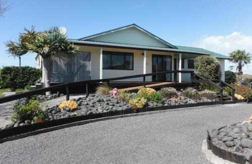 Waihi Beach House | Beachlife Village