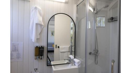 Ettrick House | Tiny Away Benger Garden 1 by Tiny Away