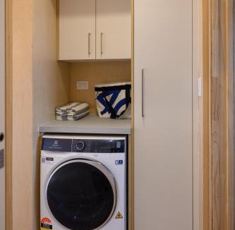 Waikanae House | Old Beach Pods - Tutere