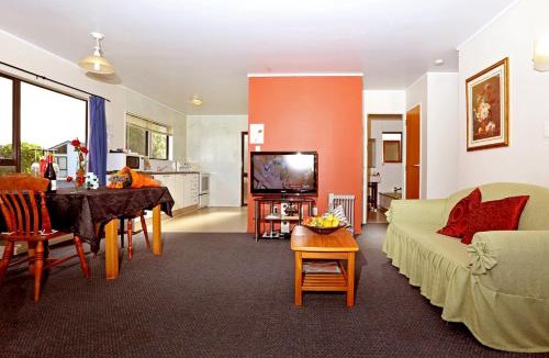 Waiuku Hotel | Waiuku Lodge Motel