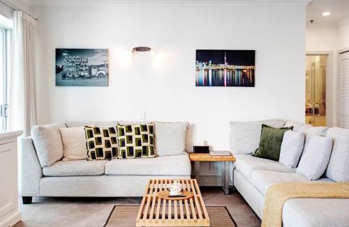 Auckland Central Business District Apartment | Great Style, Awesome Space on Princes Wharf