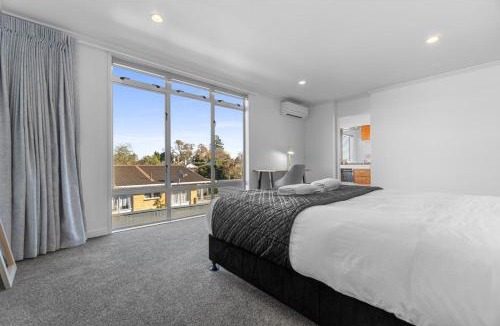 Hamilton East Apartment | D-Street Retreat - Hamilton