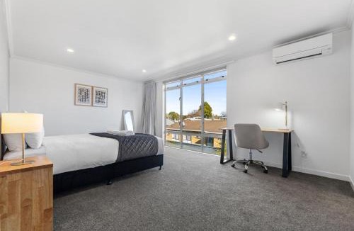 Hamilton East Apartment | D-Street Retreat - Hamilton