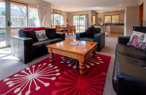 Hanmer Springs House | 2a Bath Street