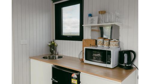 Matakanui House | Matakanui Retreat 2 by Tiny Away