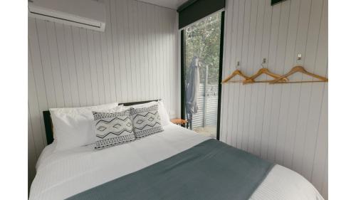 Matakanui House | Matakanui Retreat 2 by Tiny Away