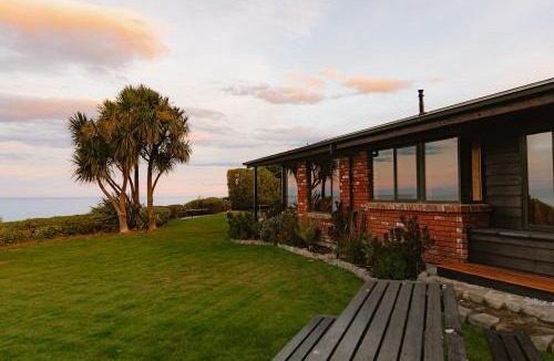 Hapuku House | Surfwatch House