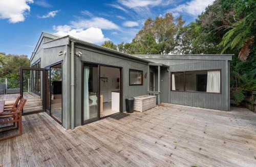 Pukawa House | Pukawa Haven - Pukawa Bay Holiday Home