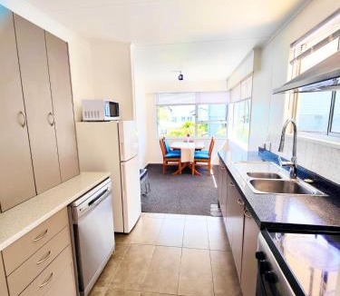 Johnsonville Apartment | special in winter from 138 for three bedrooms unit in Johnsonville Wellington