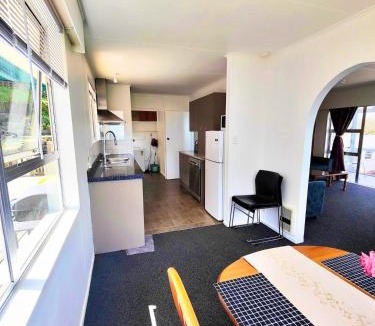 Johnsonville Apartment | special in winter from 138 for three bedrooms unit in Johnsonville Wellington