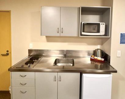 Edgeware Hotel | Bealey Avenue Motel