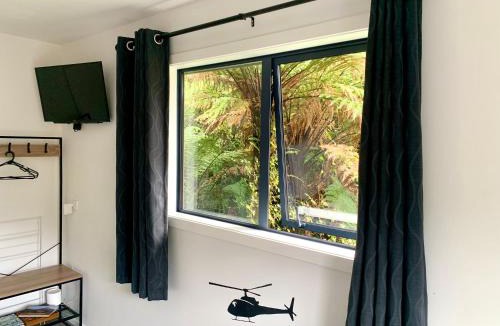 Franz Josef Glacier Apartment | Six Kamahi Guest Studio