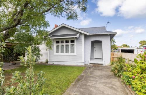 Napier House | Beautiful villa in Napier with spa