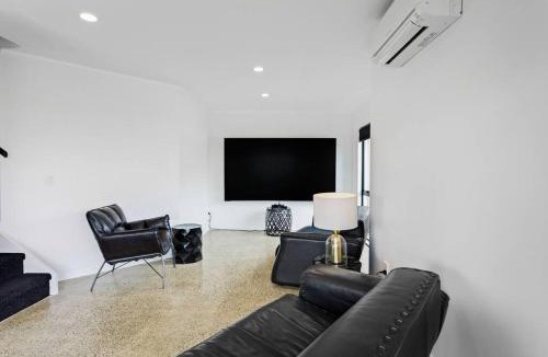 Manukau City Apartment | Awesome Designer 3BR Apt in the Heart of Manukau