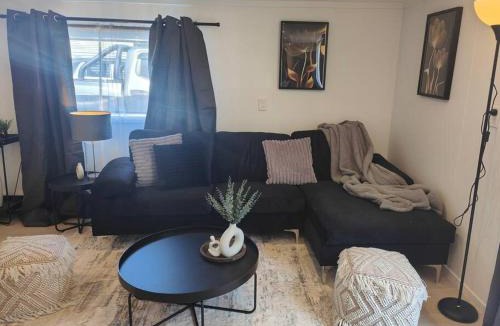 Hoon Hay Apartment | Beautiful Studio with Parking Near CBD and Port Hills