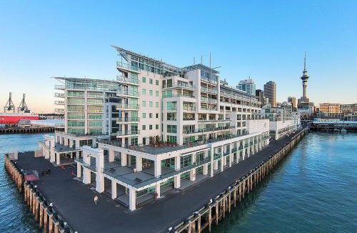 Auckland Central Business District Apartment | Seaview Waterfront Hotel Apt