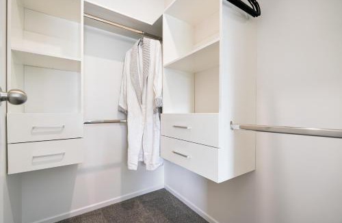 Greenlane - Ellerslie House | Auckland Cornwall Park Home