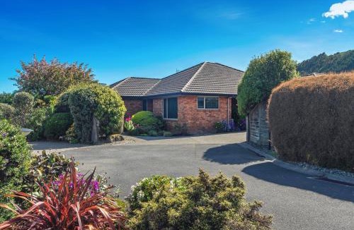 Nelson House | Casa Bella - Nelson Holiday Home
