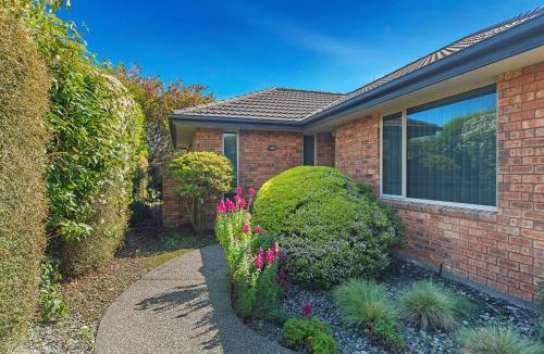 Nelson House | Casa Bella - Nelson Holiday Home